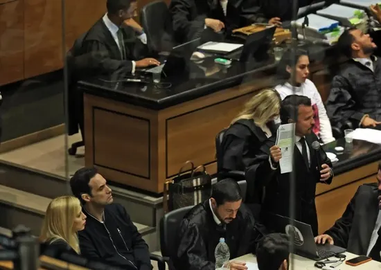 Imagem ilustrativa da imagem Advogados deverão pagar custos do adiamento da sessão sobre caso Henry