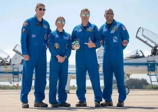 Imagem ilustrativa da imagem 'Ainda não processei o que fizemos', diz piloto da Artemis 2 após voltar da Lua