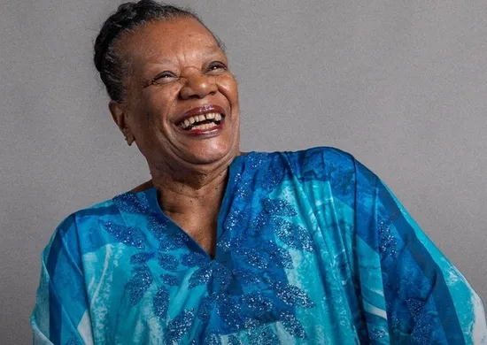 Imagem ilustrativa da imagem Aos 84 anos, Neusa Borges assina contrato vitalício na Globo