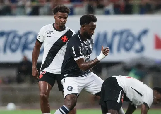 Imagem ilustrativa da imagem Após atraso devido à chuva, Remo e Vasco empatam pelo Brasileirão