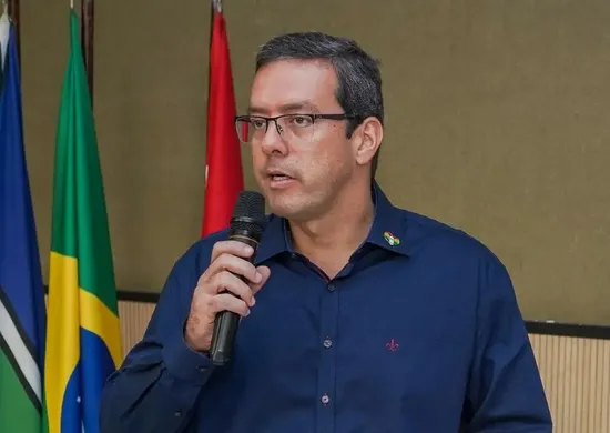 Imagem ilustrativa da imagem Após ser afastado pelo STF, prefeito de Macapá renuncia ao cargo