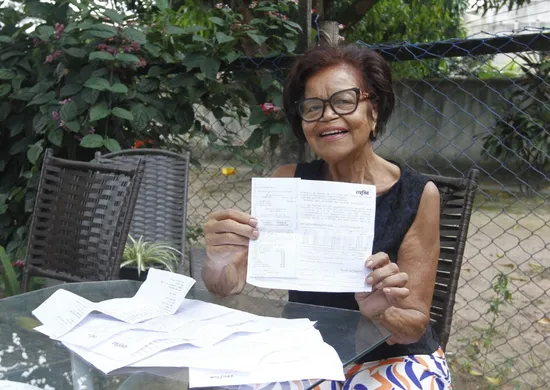 Imagem ilustrativa da imagem Aposentada renegocia e reduz dívida de R$ 16.500 para R$ 100