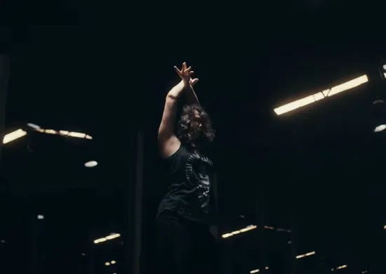 Imagem ilustrativa da imagem Artista capixaba com deficiência visual monocular lança websérie sobre dança