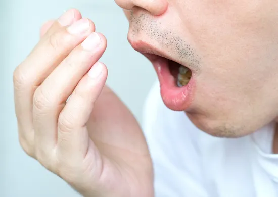 Imagem ilustrativa da imagem “Bafo de Ozempic”: canetas para emagrecer podem causar mau hálito?