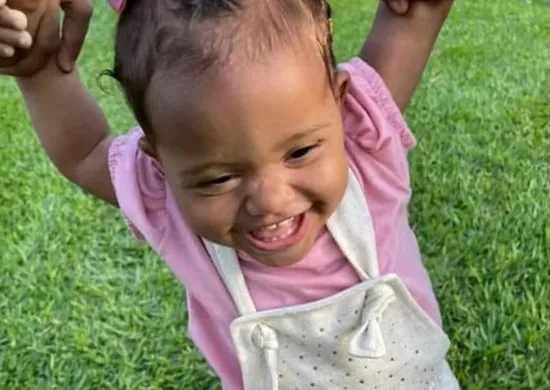 Imagem ilustrativa da imagem Bebê é morta após ser deixada com padrasto enquanto mãe estava em entrevista