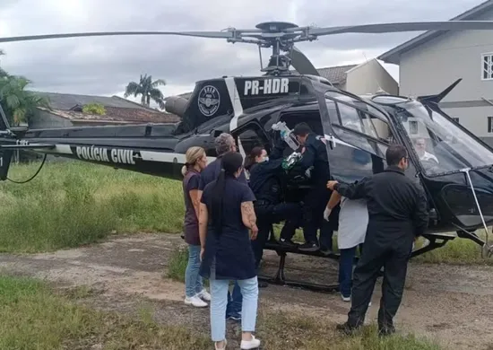 Imagem ilustrativa da imagem Bebê morre ao ser ejetado de cadeirinha sem cinto em acidente em SC