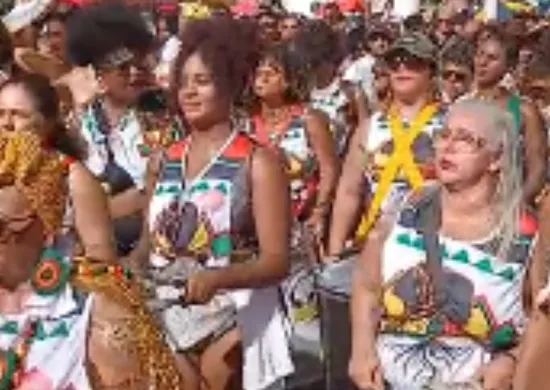 Imagem ilustrativa da imagem Bloco Coisas de Negres abre espaço de consciência e representatividade em Vitória