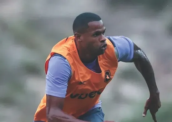 Imagem ilustrativa da imagem Botafogo terá três reforços à disposição para o clássico contra o Flamengo