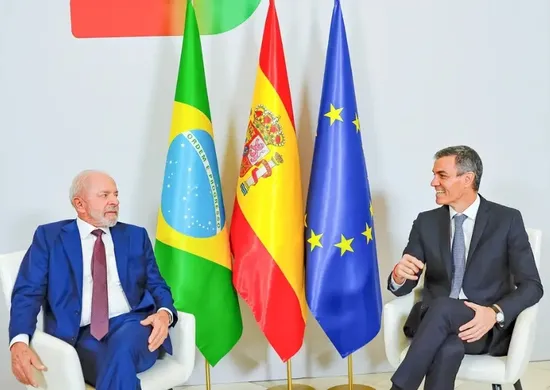 Imagem ilustrativa da imagem Brasil e Espanha assinam acordos sobre big techs e tecnologia digital