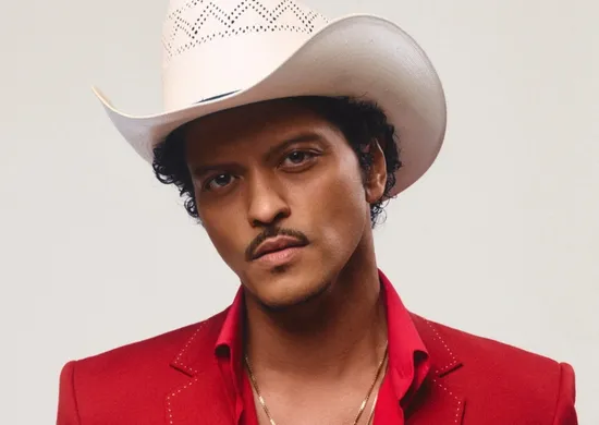 Imagem ilustrativa da imagem Bruno Mars bem latino e romântico em novo álbum