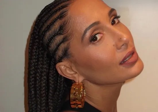 Imagem ilustrativa da imagem Camila Pitanga tem celular roubado e alerta seguidores sobre possíveis mensagens