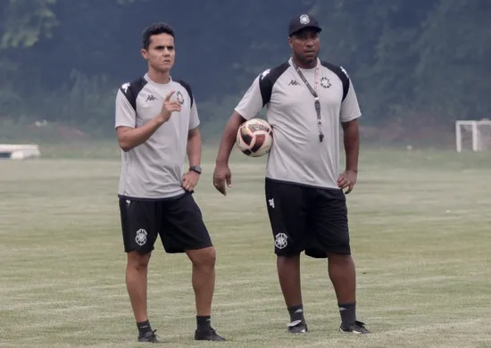 Imagem ilustrativa da imagem Capa-preta enfrenta xará já rebaixado no Capixabão