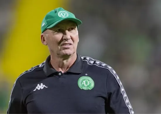 Imagem ilustrativa da imagem Chapecoense confirma e Gilmar Dal Pozzo é o nono técnico demitido da Série A