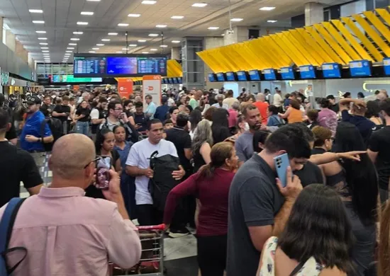 Imagem ilustrativa da imagem Congonhas tem ao menos 3 cancelamentos na manhã seguinte à suspensão de voos em SP