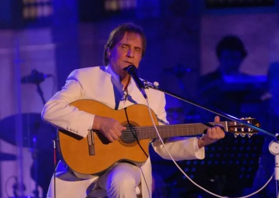 Imagem ilustrativa da imagem Cores específicas e 160 rosas: os pedidos de Roberto Carlos para show no ES