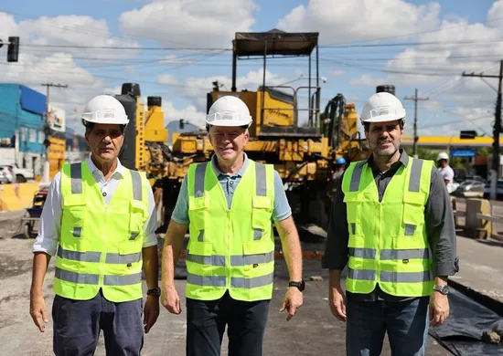 Imagem ilustrativa da imagem Corredor para ônibus na Avenida Carlos Lindenberg terá 12 pontos de parada