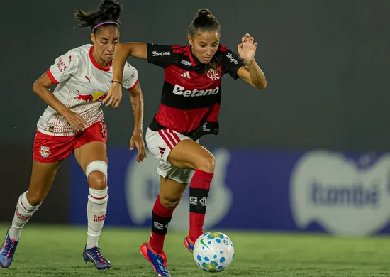 Imagem ilustrativa da imagem Defensoras brilham e Flamengo vence Bragantino no Brasileiro Feminino