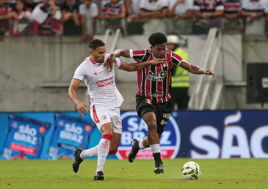 Imagem ilustrativa da imagem É hoje: Arena recebe Clássico das Emoções por vaga na final e no Nordestão