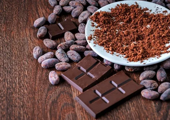 Imagem ilustrativa da imagem Entenda o projeto que muda embalagem do chocolate e quer fim do 'meio amargo fake'