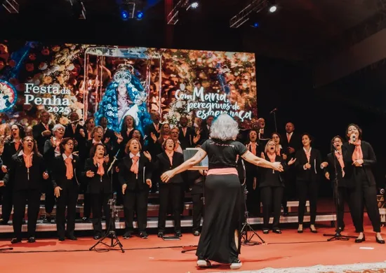 Imagem ilustrativa da imagem Entre fé e música, Coral ArcelorMittal faz apresentação gratuita na Prainha durante