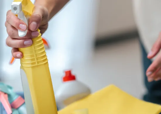 Imagem ilustrativa da imagem Faxina perigosa: mais de 1.000 casos de intoxicação por produtos de limpeza