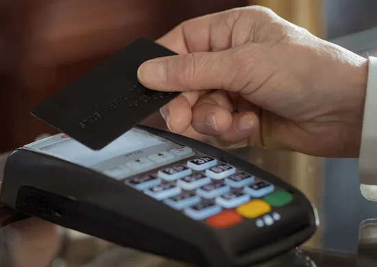 Imagem ilustrativa da imagem Feirões para pagar dívida com até 99% de desconto e limpar nome no ES