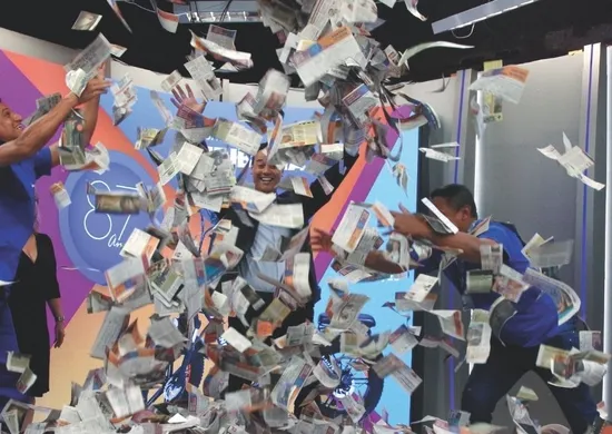 Imagem ilustrativa da imagem Festival de Prêmios: jornal A Tribuna desta sexta tem 4 cupons para concorrer a TV