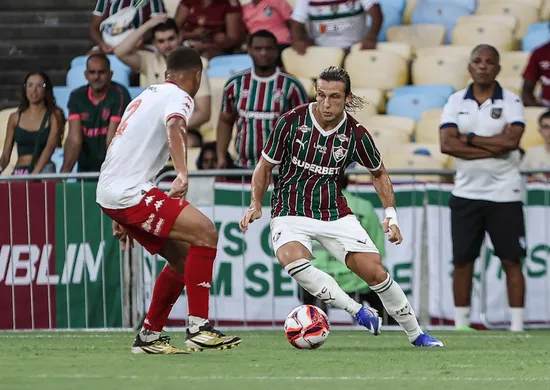 Imagem ilustrativa da imagem Fluminense sobra, vence o Bangu e pega o Vasco na semifinal do Carioca