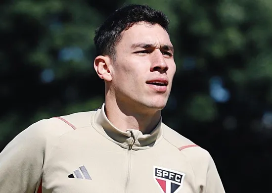 Imagem ilustrativa da imagem Fogão retoma negociação por empréstimo do zagueiro Ferraresi