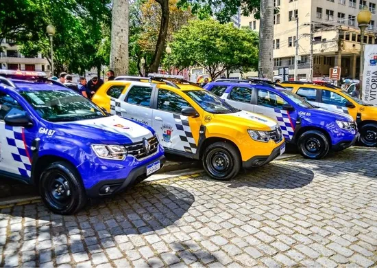 Imagem ilustrativa da imagem Foragido por homicídio é detido dentro de ônibus em Vitória