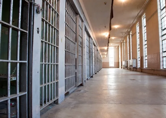 Imagem ilustrativa da imagem Funcionário de presídio no ES será indenizado em R$ 20 mil por adoecimento mental