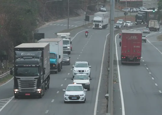 Imagem ilustrativa da imagem Governo Federal prepara mais R$ 10 bilhões em crédito para compra de caminhões