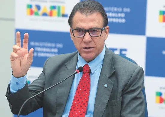 Imagem ilustrativa da imagem Governo descarta incentivos fiscais para reduzir jornada