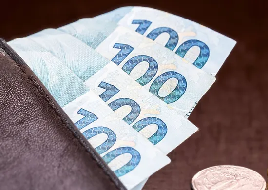 Imagem ilustrativa da imagem Governo prepara linha de crédito para médias empresas endividadas