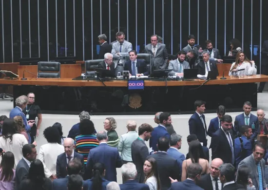 Imagem ilustrativa da imagem Gratificações a servidores do Congresso Nacional podem chegar a 100% do salário