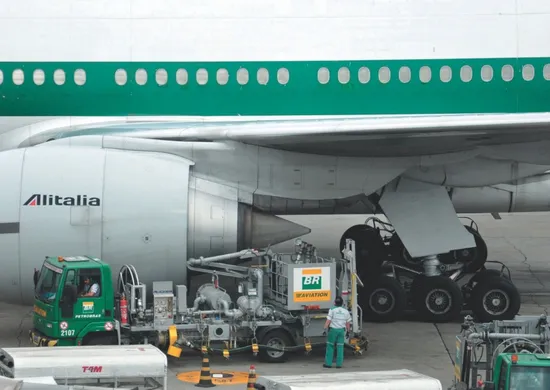 Imagem ilustrativa da imagem Guerra no Oriente Médio: viajar de avião deve ficar até 20% mais caro