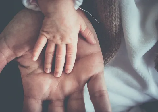 Imagem ilustrativa da imagem Licença-paternidade ampliada já em 2027: entenda as mudanças nas regras