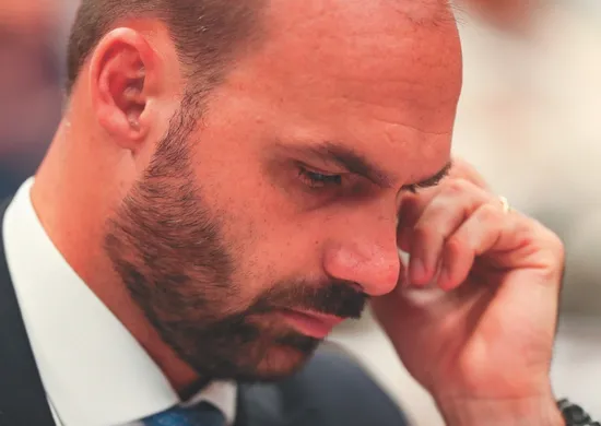 Imagem ilustrativa da imagem Líder do PT pede a prisão de Eduardo Bolsonaro