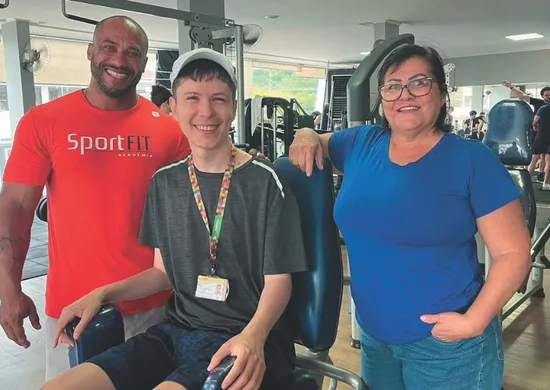 Imagem ilustrativa da imagem Mãe perde 20 quilos com ajuda do filho autista: “Tenho mais energia"