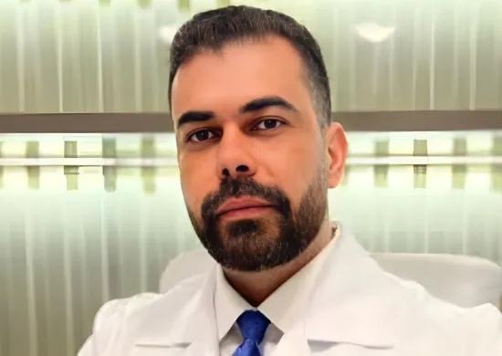 Imagem ilustrativa da imagem Médico foragido: Justiça decreta prisão por morte em harmonização no Recife