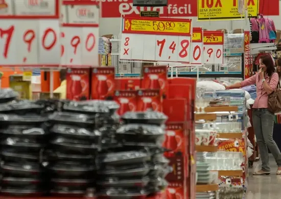 Imagem ilustrativa da imagem Mercado eleva previsão da inflação para 4,36% este ano