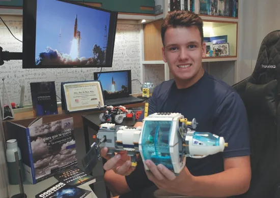 Imagem ilustrativa da imagem Missão Artemis II: viagem espacial inspira jovens a seguir carreira