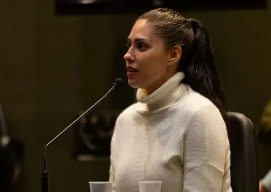 Imagem ilustrativa da imagem Monique, mãe de Henry Borel, se entrega à polícia após STF determinar prisão