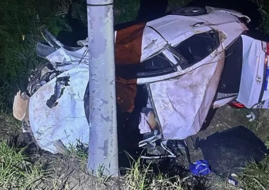 Imagem ilustrativa da imagem Mulher morre e três ficam feridos após carro capotar na ES 164, em Baixo Guandu