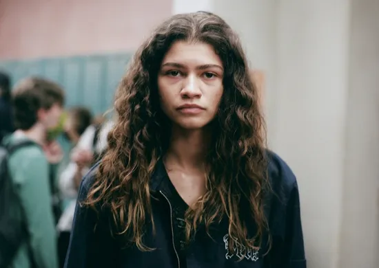 Imagem ilustrativa da imagem Novo trailer mostra Rue como 'mula do tráfico' na terceira temporada de 'Euphoria'