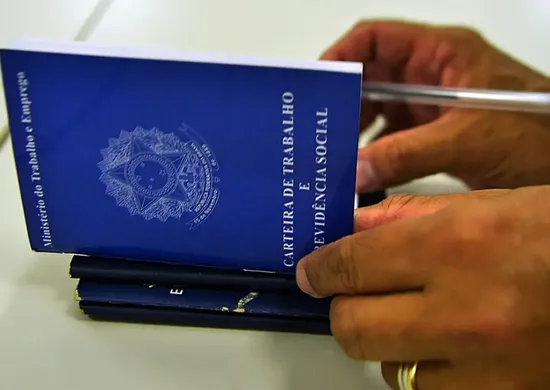 Imagem ilustrativa da imagem Novos prazos para licença-paternidade valem a partir de 2027