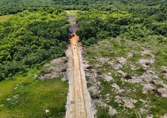 Imagem ilustrativa da imagem Operação interrompe obra irregular em área ambiental no Norte do ES