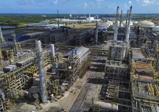 Imagem ilustrativa da imagem Petrobras reajusta preço do diesel em R$ 0,38 por litro