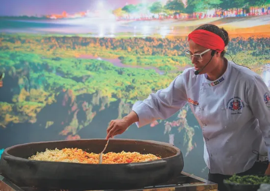 Imagem ilustrativa da imagem Polenta, caipirinha e torta gigantes: cidades seguem em busca de novos recordes