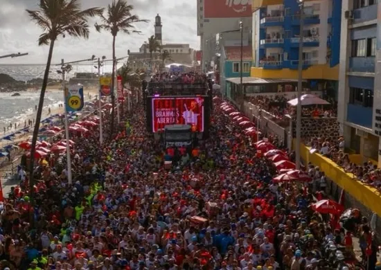 Imagem ilustrativa da imagem Prefeito de Salvador antecipa Carnaval de 2027 e revela primeiras atrações